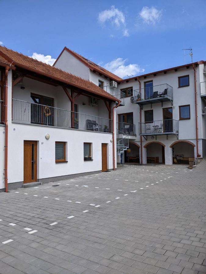 RV apartmán Mikulov Esterno foto